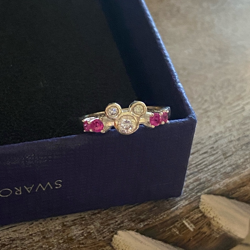 Disney World sterling silver pink stones /cubic zirconia .925 ring sz 5 Mickey